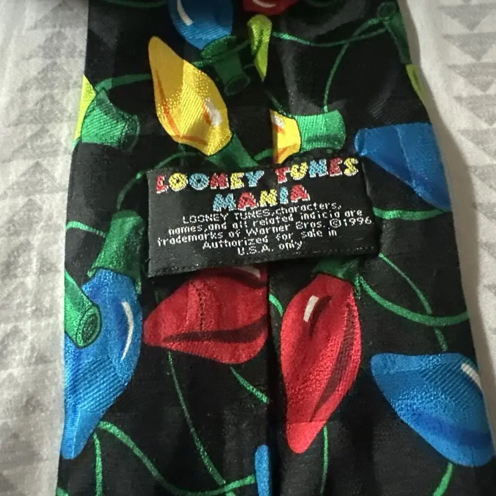 Looney Tunes Mania Tie With Christmas Lights Bugs Bunny Daffy Duck‎ Taz